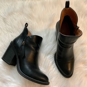 Groove Footwear Black Heeled Bootie